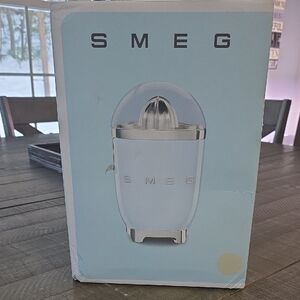 SMEG Blue Citrus Juicer